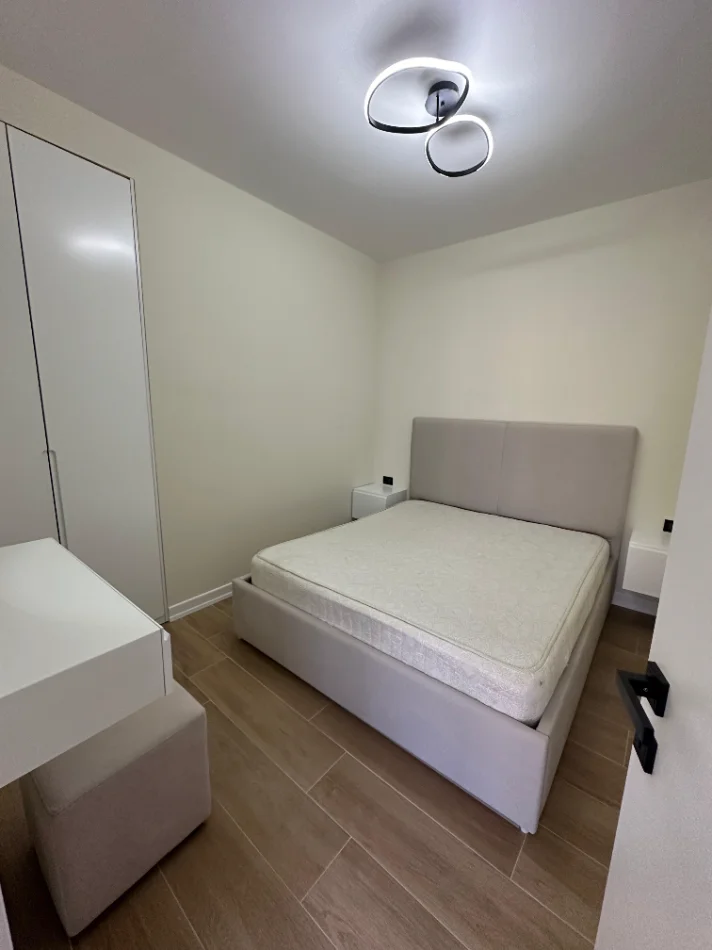 Tirane, shitet apartament 1+1+Aneks+Ballkon Kati 5, 16 m² 165.000 € (rruga e durresit)