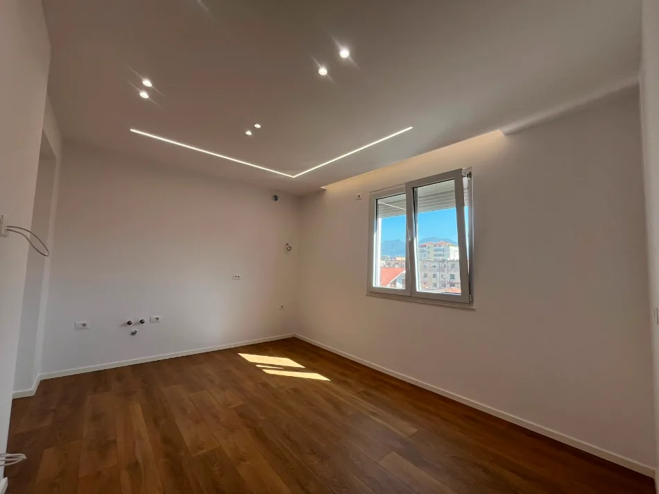 Tirane, shitet apartament 2+1+Ballkon Kati 4, 64 m² 168.000 € (Rr. e Dibres, Perballe Shkolles 9-vj. Misto Mane)