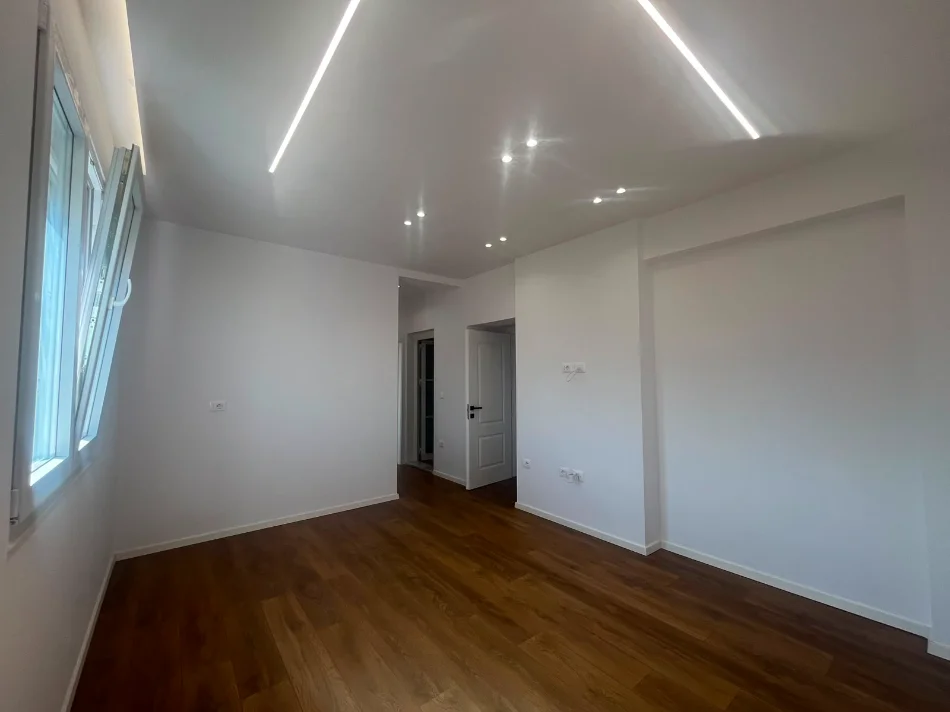 Tirane, shitet apartament 2+1+Ballkon Kati 4, 64 m² 168.000 € (Rr. e Dibres, Perballe Shkolles 9-vj. Misto Mane)