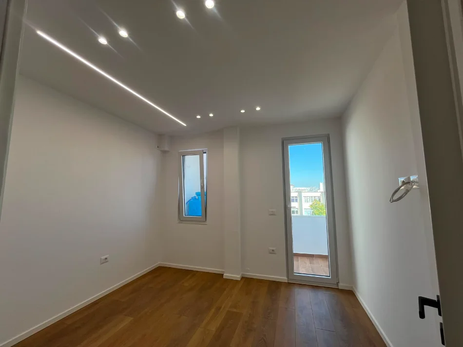 Tirane, shitet apartament 2+1+Ballkon Kati 4, 64 m² 168.000 € (Rr. e Dibres, Perballe Shkolles 9-vj. Misto Mane)