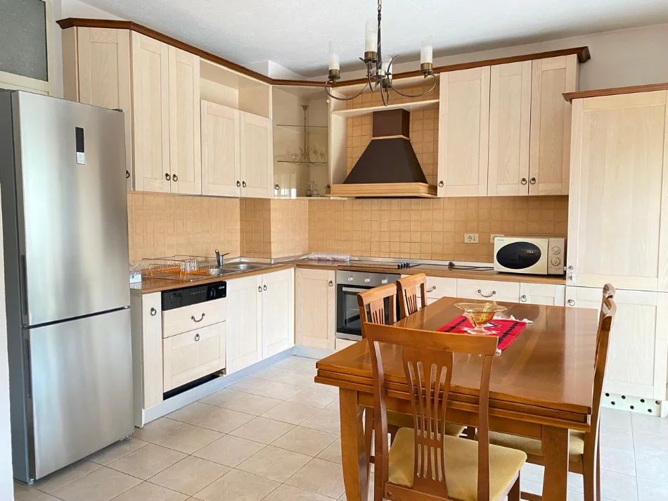 Tirane, jepet me qera apartament Dublex Kati 3, 130 m² 1.350 € (RRUGA E ELBASANIT)