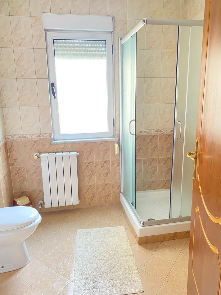 Tirane, jepet me qera apartament Dublex Kati 3, 130 m² 1.350 € (RRUGA E ELBASANIT)