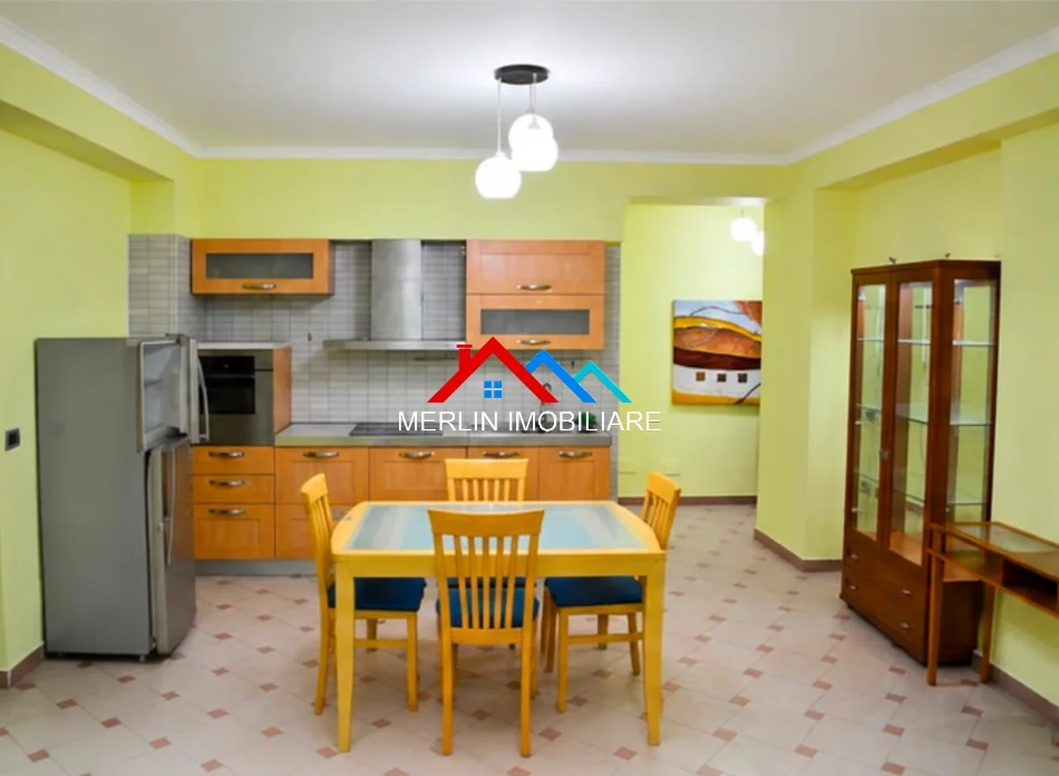 Tirane, Jepet me qera Apartament 2+1 Kati 2, 73 m² 644 € (Rruga Mihal Duri, afer Bllpkut te Ambasadave)