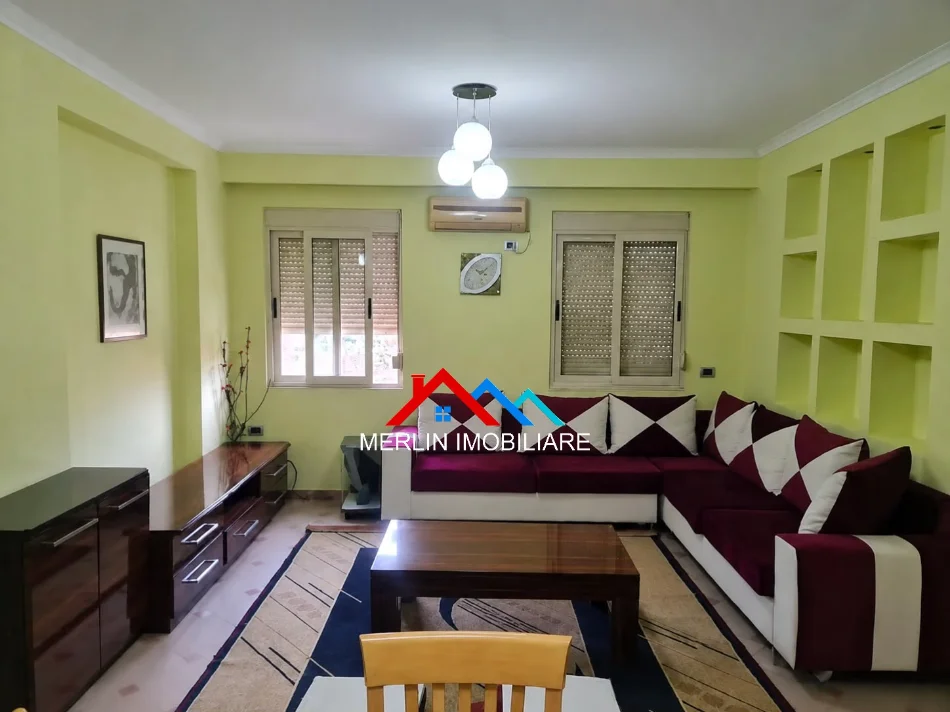 Tirane, Jepet me qera Apartament 2+1 Kati 2, 73 m² 644 € (Rruga Mihal Duri, afer Bllpkut te Ambasadave)
