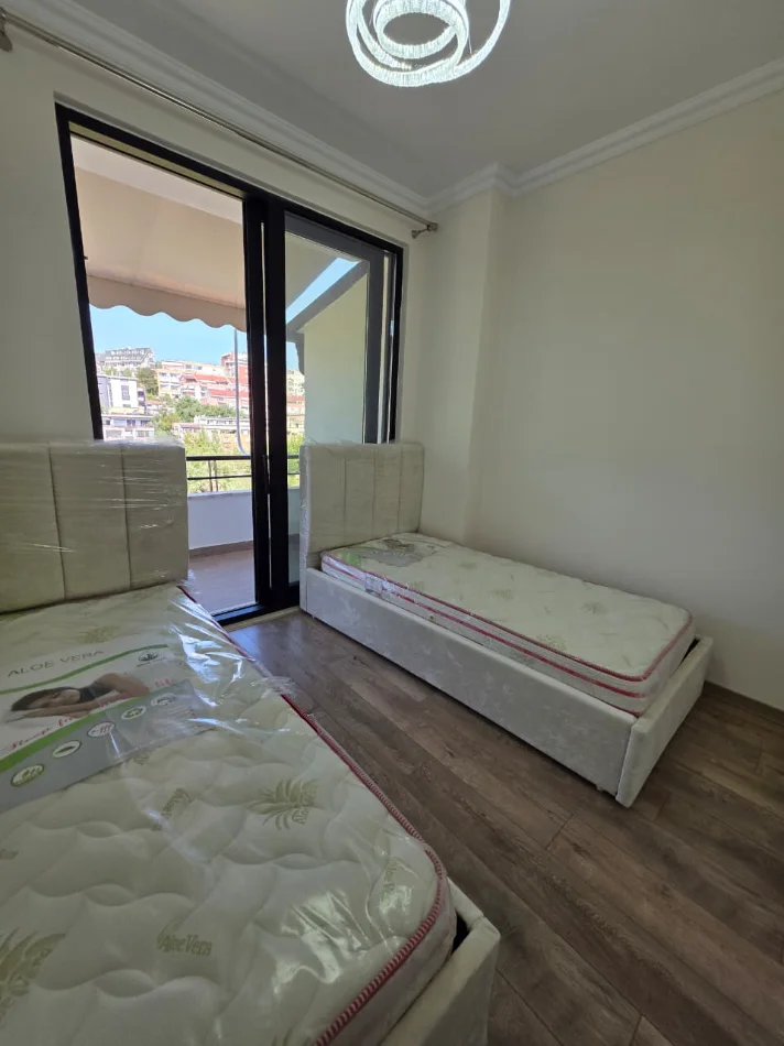 Tirane, shitet apartament 2+1+Ballkon Kati 4, 106 m², Liqeni i Thate, 💶 27.300.000 Leke