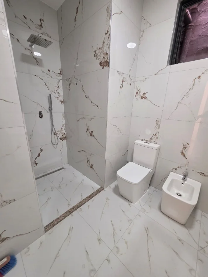 Tirane, shitet apartament 2+1 Kati 4, (Liqeni i Thate)