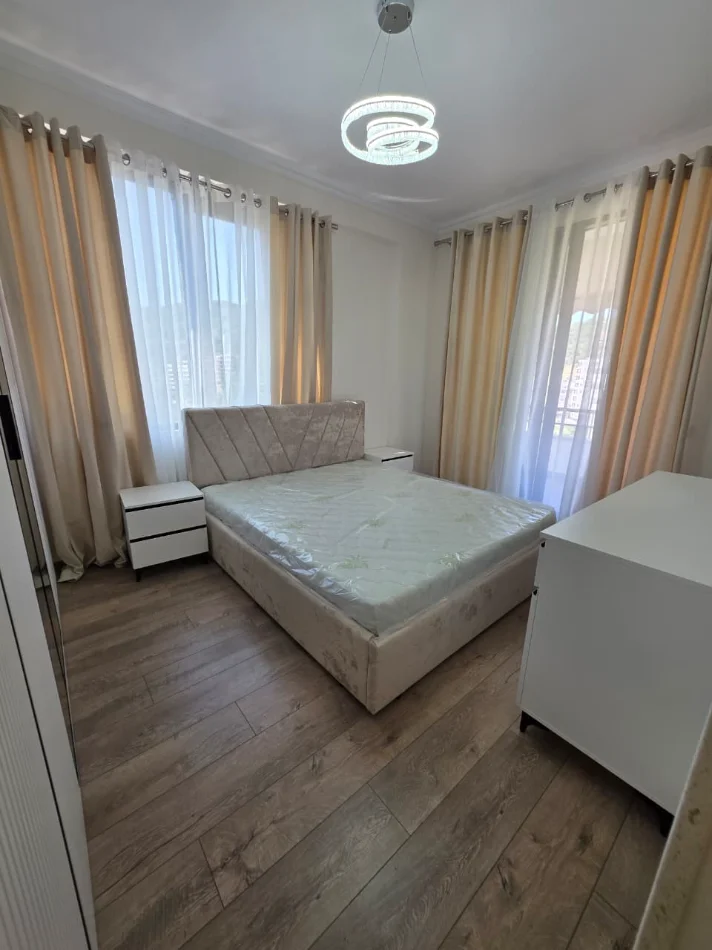 Tirane, shitet apartament 2+1+Ballkon Kati 4, 106 m², Liqeni i Thate, 💶 27.300.000 Leke