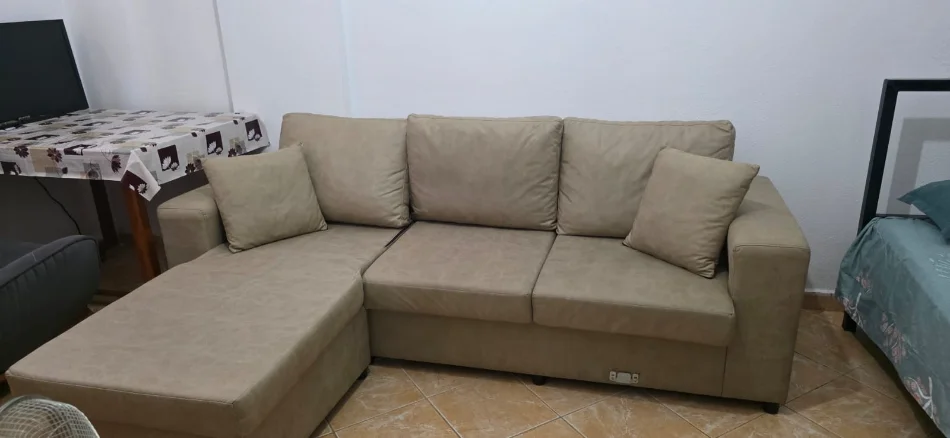 Tirane, jepet me qera apartament Kati 1, 420 € (rruga e elbsanit , shkolla e baletit)