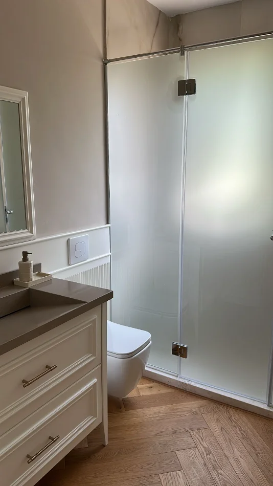 Tirane, jepet me qera apartament Vile 3 Katshe , 600 m² 10.000 € (TEG)