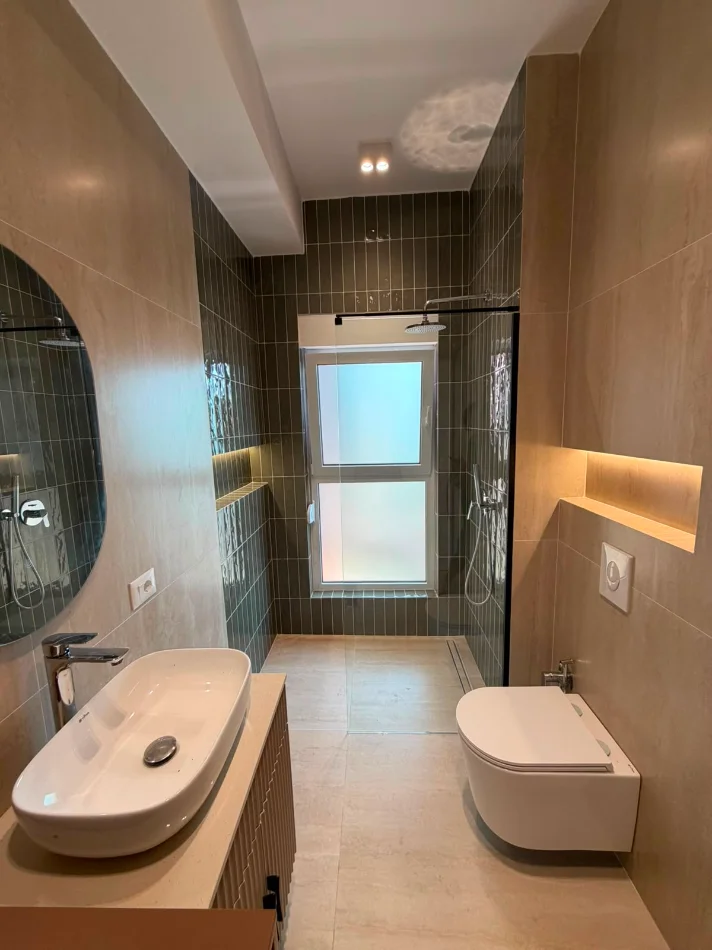 Tirane, jepet me qera apartament 1+1+Ballkon , Ali Dem, Rezidenca Kadiu, Çmimi: 55.000 Leke/Muaj