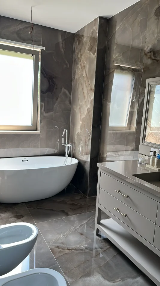 Tirane, jepet me qera Vile Vile 3 Katshe , 1.500 m² 10.000 € (Teg)