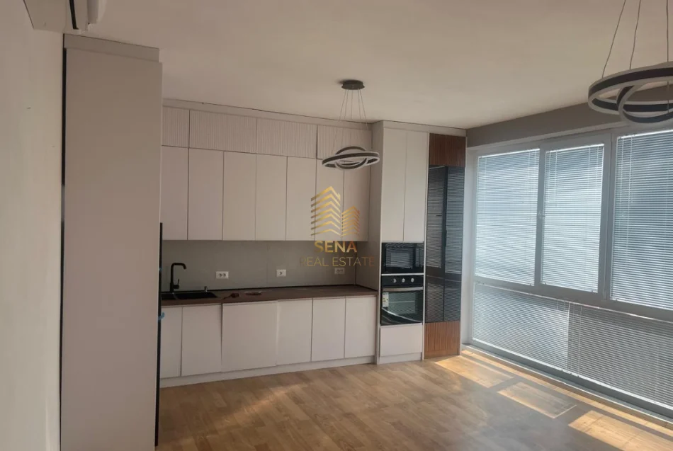 Tirane, jepet me qera apartament 2+1+Ballkon Kati 9, 130 m² 850 € (Pazari i Ri)