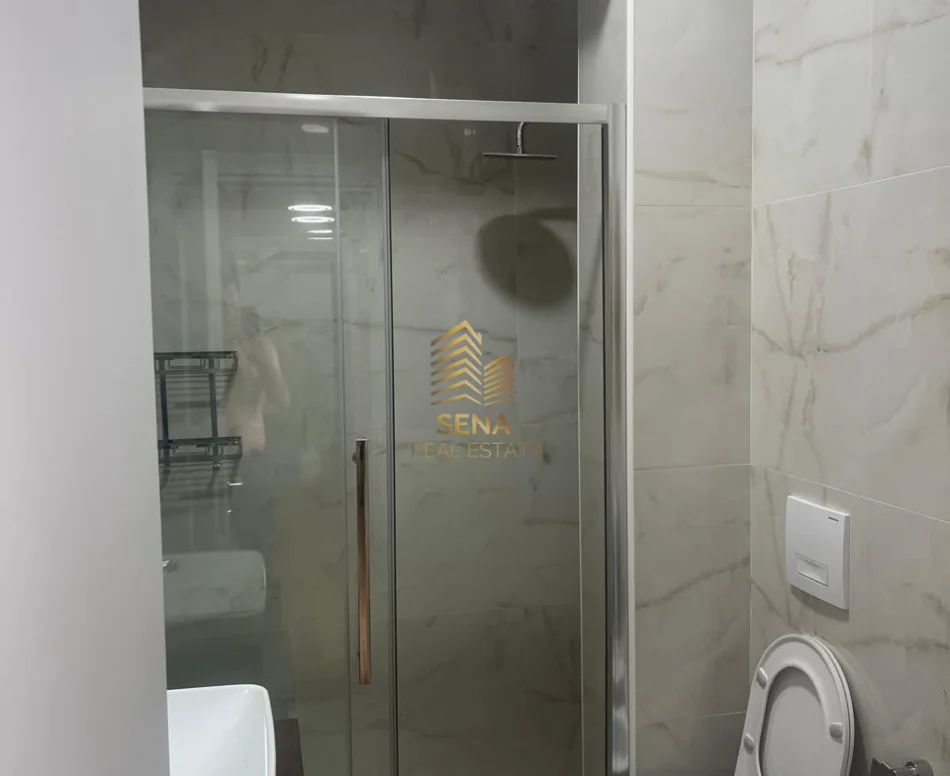 Tirane, jepet me qera apartament 2+1+Ballkon Kati 9, 130 m² 850 € (Pazari i Ri)
