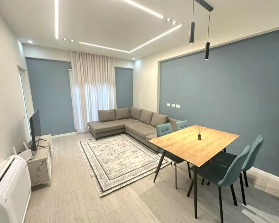 Tirane, jepet me qera 2+1 Kati 2, 70 m² 685 € (Përballë Trinity, pranë Stacionit të Trenit)