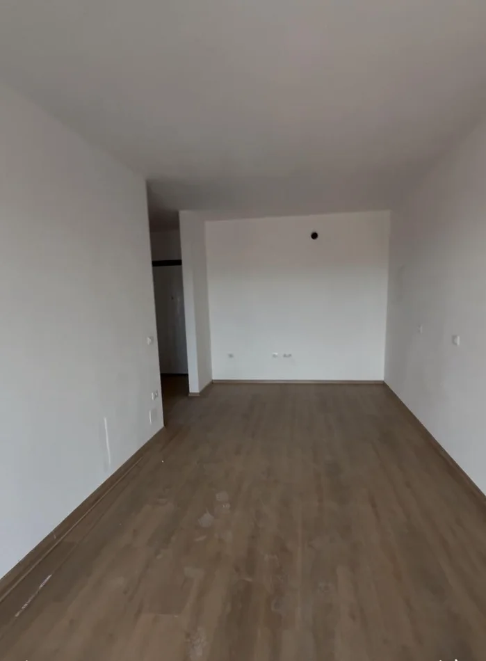 Tirane, jepet me qera zyre , 70 m² 500 € (rruga don bosko)