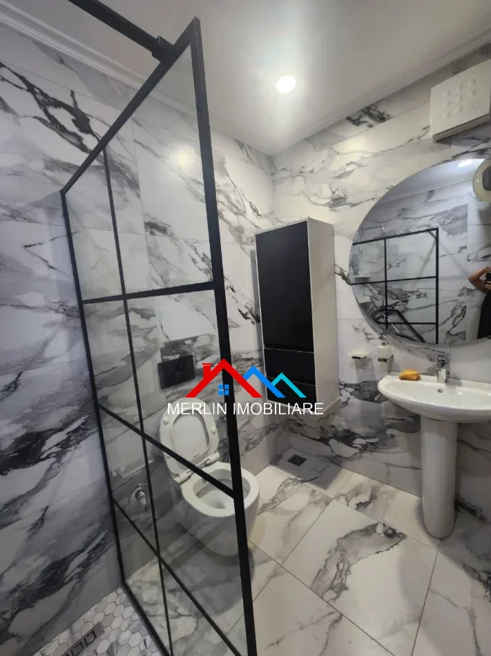 Tirane, jepet me qera apartament 2+1 Kati 4, 110 m² 861 € (Rruga Tish Dahia, Komuna Parisit)