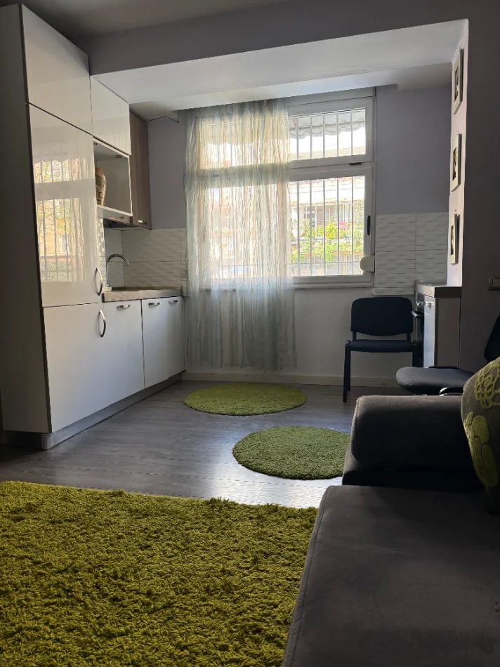 Tirane, shitet garsonier Kati 1, 39 m² 125.000 € (rruga e kavajes , 21 Dhjetori)