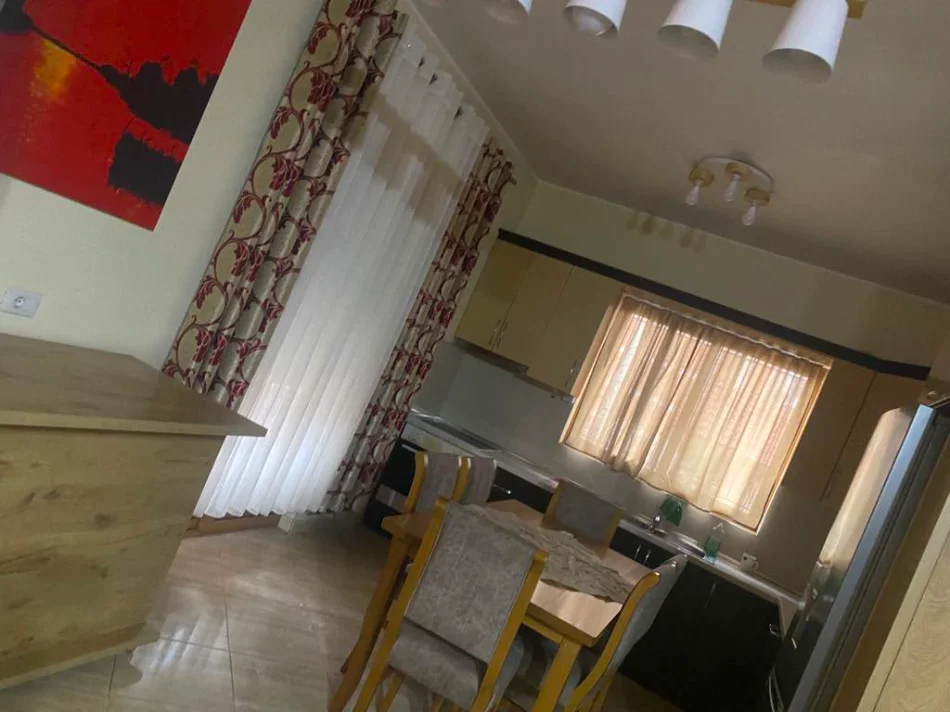 Tirane, jepet me qera apartament 3+1+Aneks+Ballkon Kati 3, 500 € (Astir)