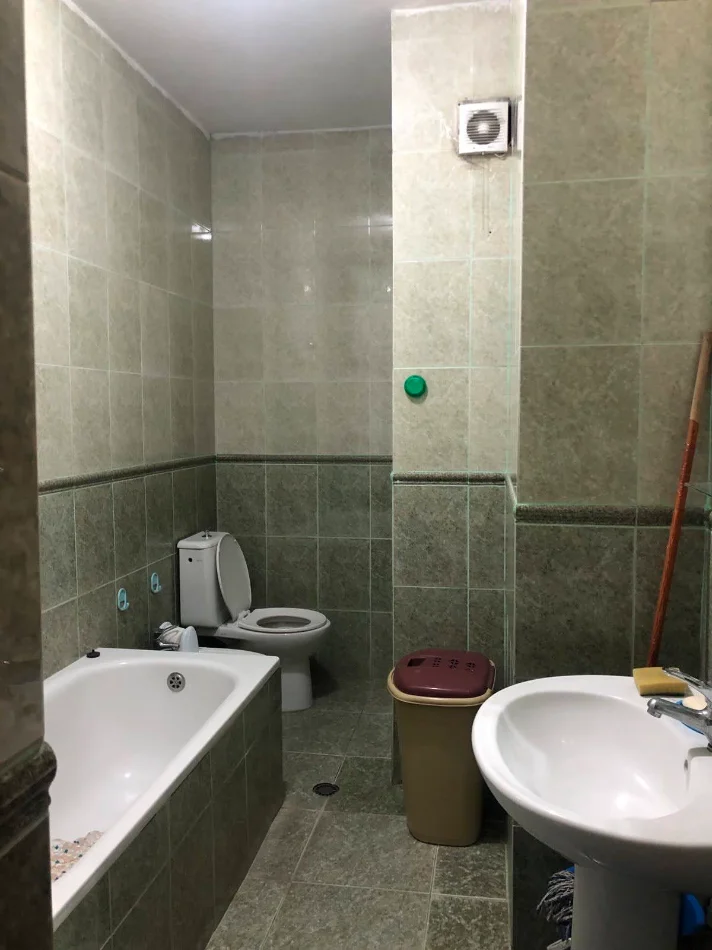 Tirane, jepet me qera apartament 1+1 Kati 6, 70 m² 550 € (Vasil Shanto D8241A-248)