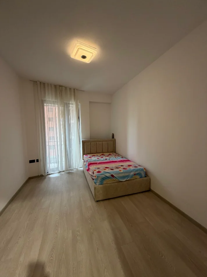 Tirane, jepet me qera apartament 2+1+Ballkon Kati 3, 111 m² 600 € (Urban Gate Astir)