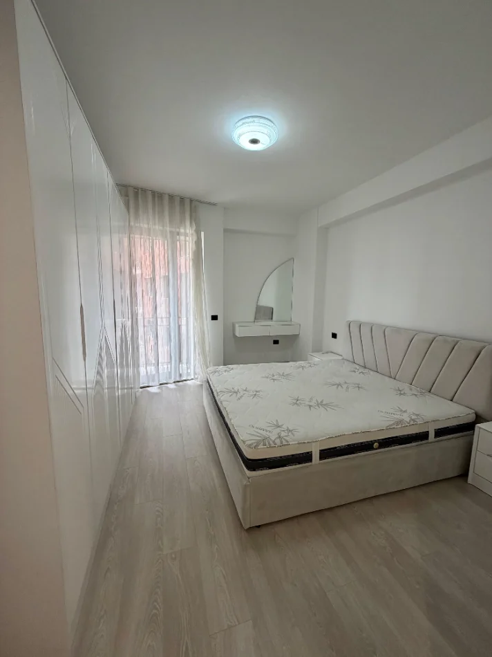 Tirane, jepet me qera apartament 2+1+Ballkon Kati 2, 111 m² 600 € (Urban Gate, Astir)