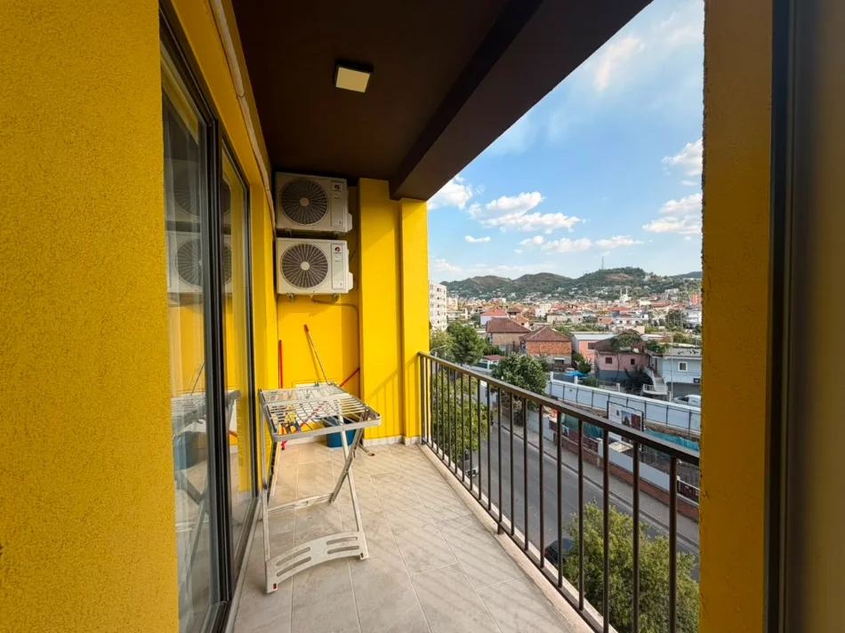 Tirane, shes apartament 1+1+Aneks+Ballkon Kati 3, 72 m² (Yzberisht)