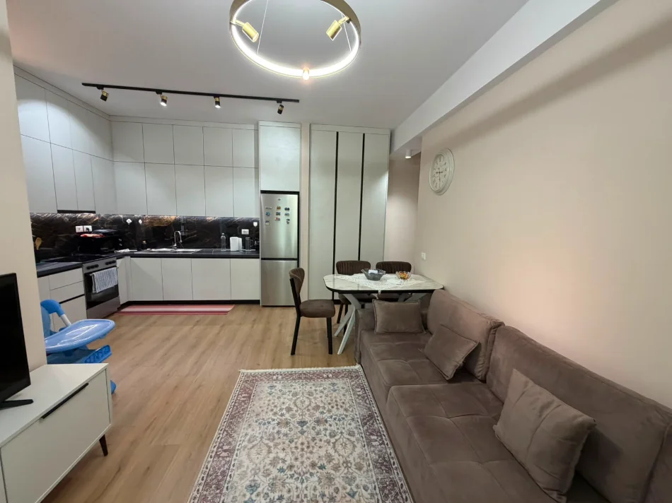 Tirane, shitet apartament 1+1 Kati 2, 63 m² (Ali Demi)