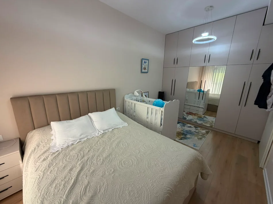 Tirane, shitet apartament 1+1 Kati 2, 63 m² (Ali Demi)