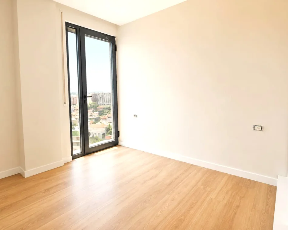 Tirane, shitet apartament 1+1 Kati 10, 44 m² 130.000 € (Rruga Artan Lenja)