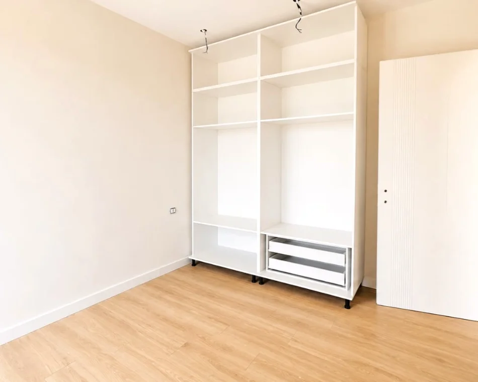 Tirane, shitet apartament 1+1 Kati 10, 44 m² 130.000 € (Rruga Artan Lenja)