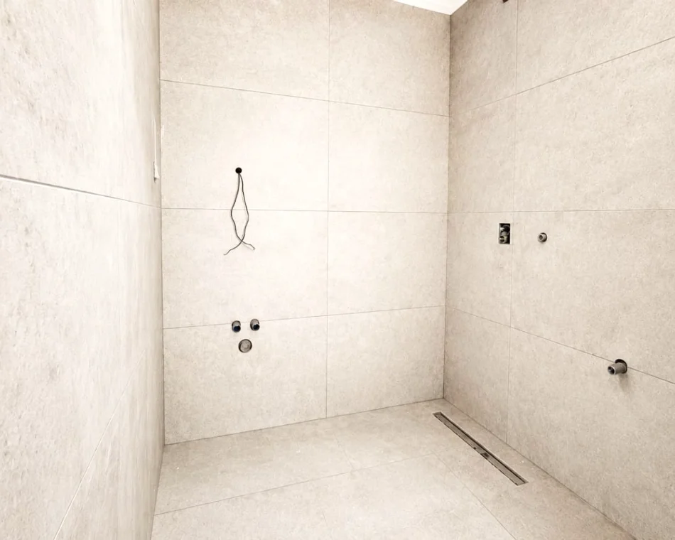 Tirane, shitet apartament 1+1 Kati 10, 44 m² 130.000 € (Rruga Artan Lenja)