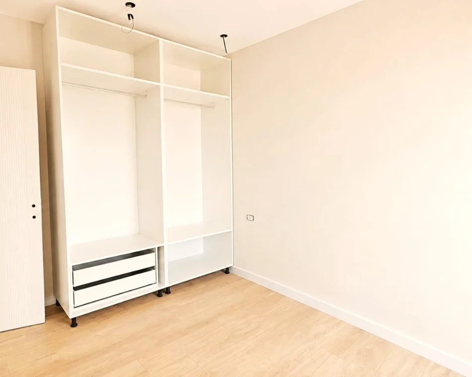 Tirane, shitet apartament 1+1 Kati 10, 46 m² 135.000 € (Rruga Artan Lenja)