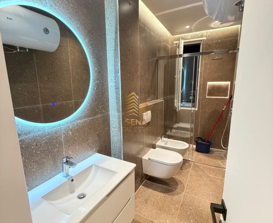 Tirane, shitet apartament 2+1+Ballkon Kati 5, 80 m² 190.000 € (Ali Demi)