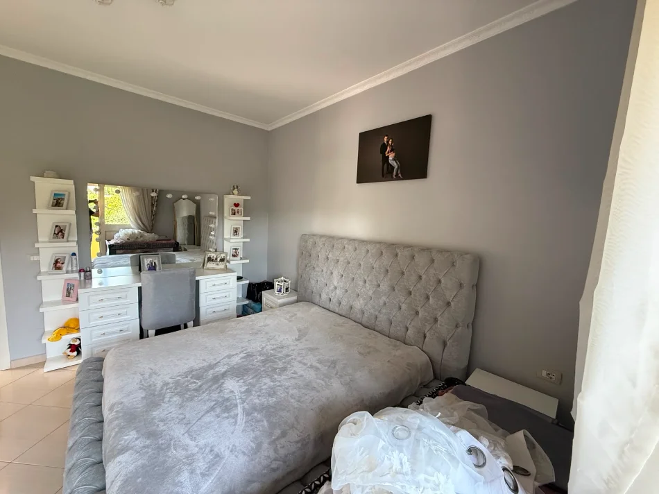 Tirane, shitet Vile Vile 2 Katshe Kati 2, 114 m² 290.000 € (te Treshi, Rruga Kastrioteve)