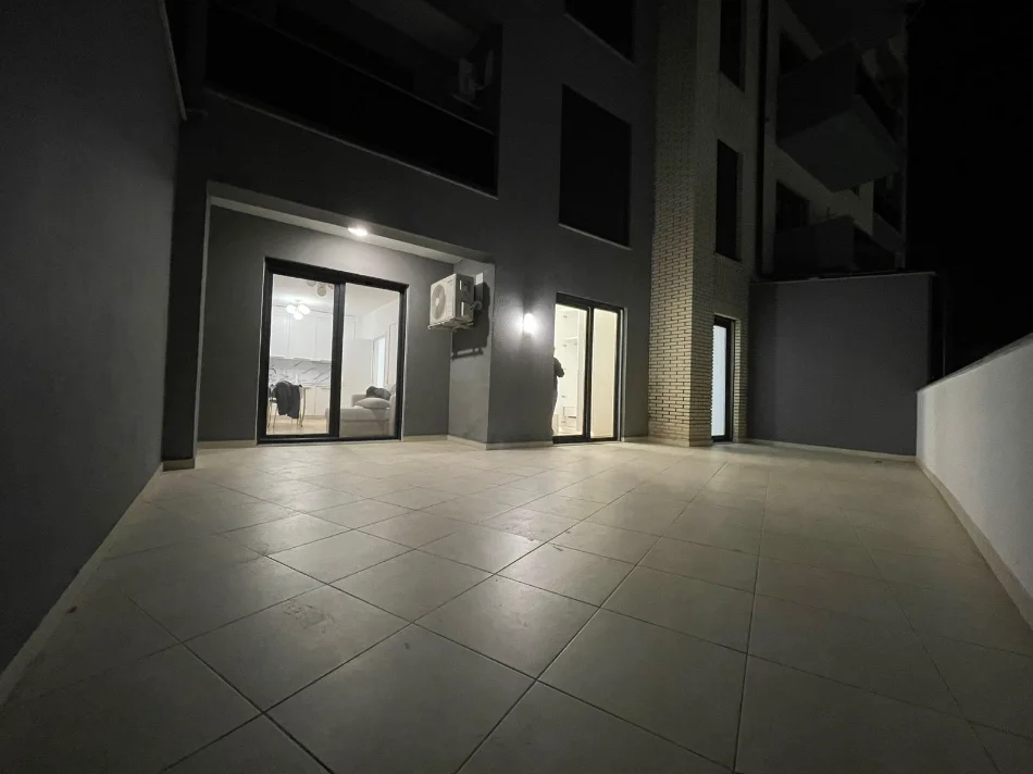 Tirane, jepet me qera apartament 1+1 Kati 1, 60 m² 500 € (ASTIR)
