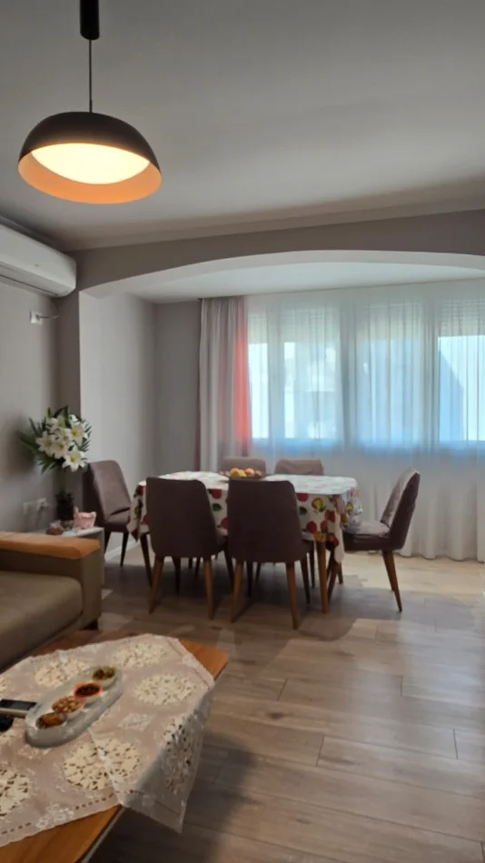 Tirane, shitet apartament 2+1+Aneks+Ballkon Kati 5, 73 m² 160.000 € (blloku i vilave selite)