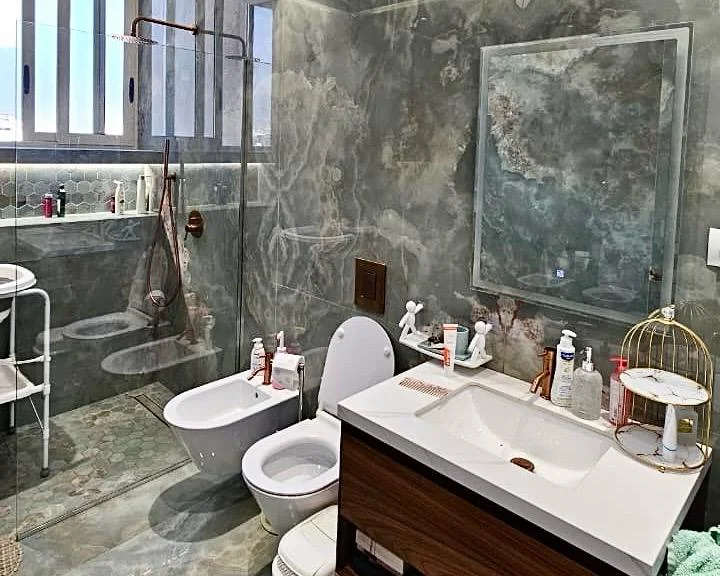 Tirane, jepet me qera apartament 2+1 , 90 m² 1.022 € (Rruga Fortuzi)