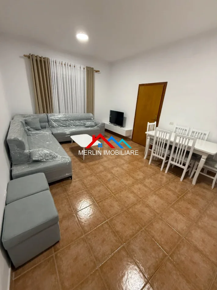 Tirane, jepet me qera apartament 1+1 Kati 0, 70 m² 538 € (Rruga 5 Maji)