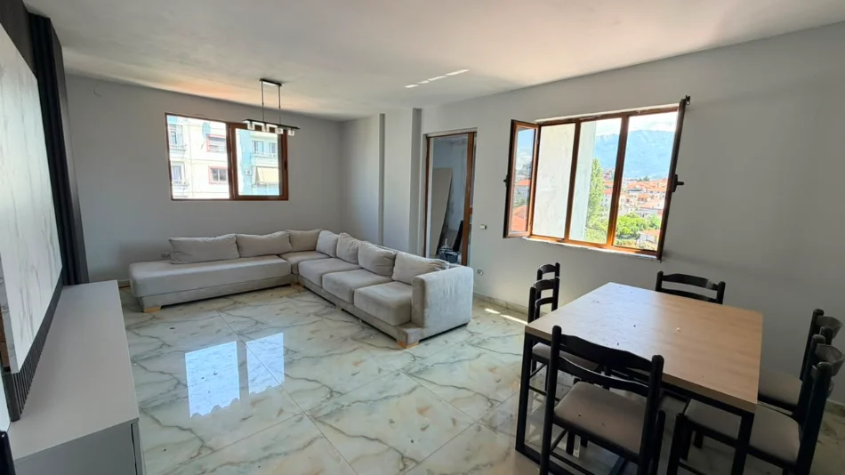 Tirane, shitet apartament 2+1+Aneks+Ballkon Kati 6, 105 m² 165.000 € (rruga ali demi , ish tregu elektrik)