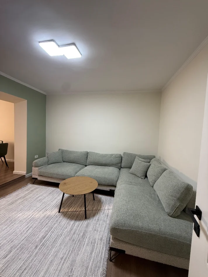 Tirane, jepet me qera apartament 2+1+Ballkon Kati 2, 100 m² (Mine Peza)