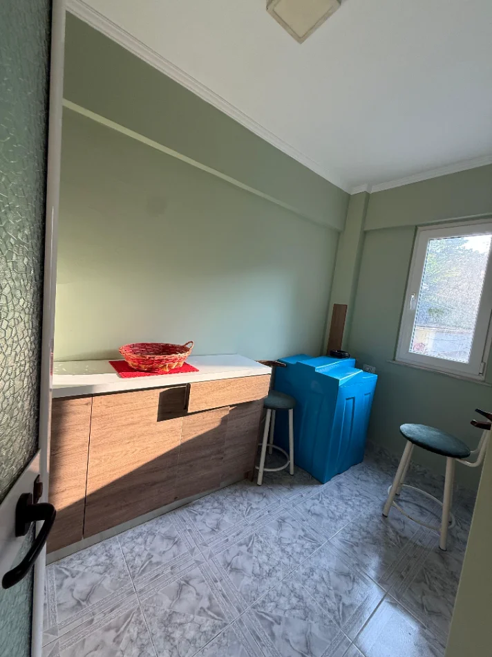 Tirane, jepet me qera apartament 2+1+Ballkon Kati 2, 100 m² (Mine Peza)