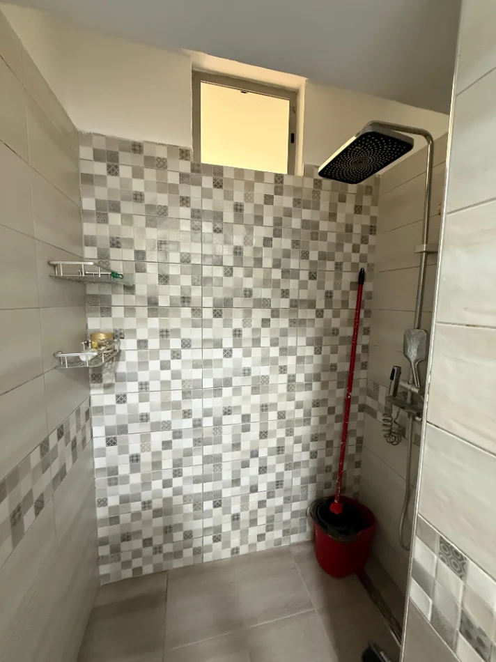 Tirane, jepet me qera apartament 2+1+Ballkon Kati 2, 100 m², Mine Peza, 🏷️ Çmimi: 85.000 Leke/Muaj