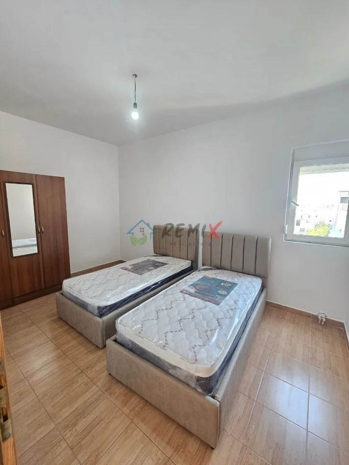 Durres, jepet me qera apartament 2+1+Aneks+Ballkon Kati 3, 90 m² 350 € 