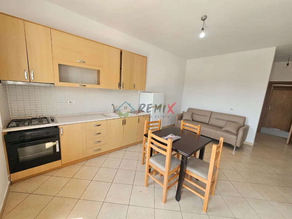 Durres, jepet me qera apartament 2+1+Aneks+Ballkon Kati 3, 90 m² 350 € 