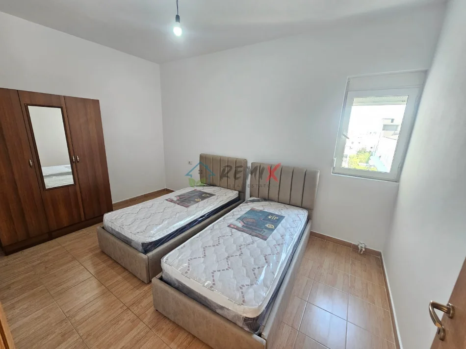 Durres, jepet me qera apartament 2+1+Aneks+Ballkon Kati 3, 90 m² 350 € 