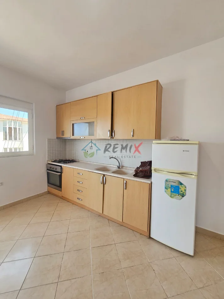 Durres, jepet me qera apartament 2+1+Aneks+Ballkon Kati 2, 90 m² 350 € 