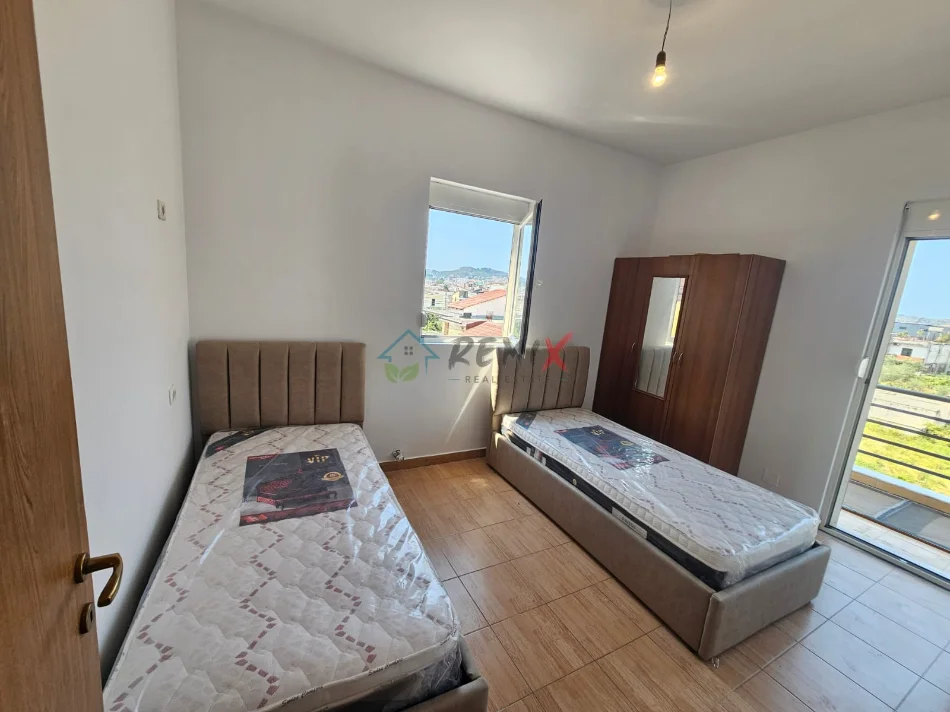 Durres, jepet me qera apartament 2+1+Aneks+Ballkon Kati 2, 90 m² 350 € 