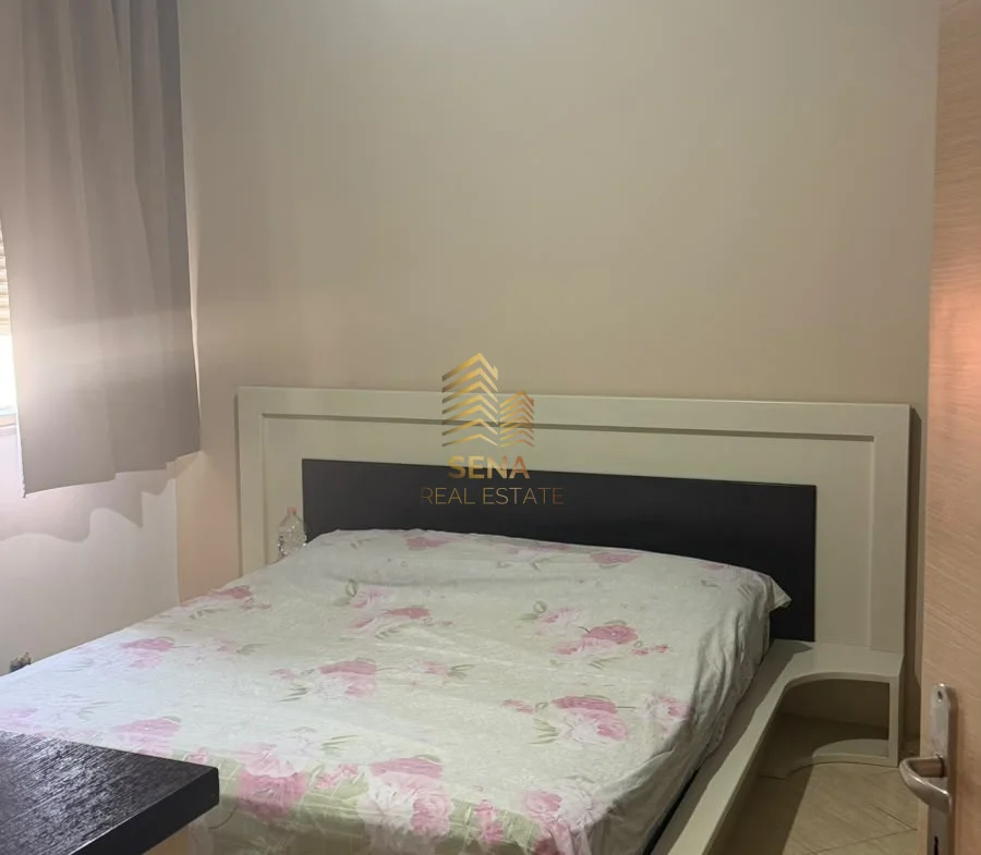 Tirane, jepet me qera apartament 1+1+Ballkon Kati 3, 65 m² 550 € (Komuna e Parisit)