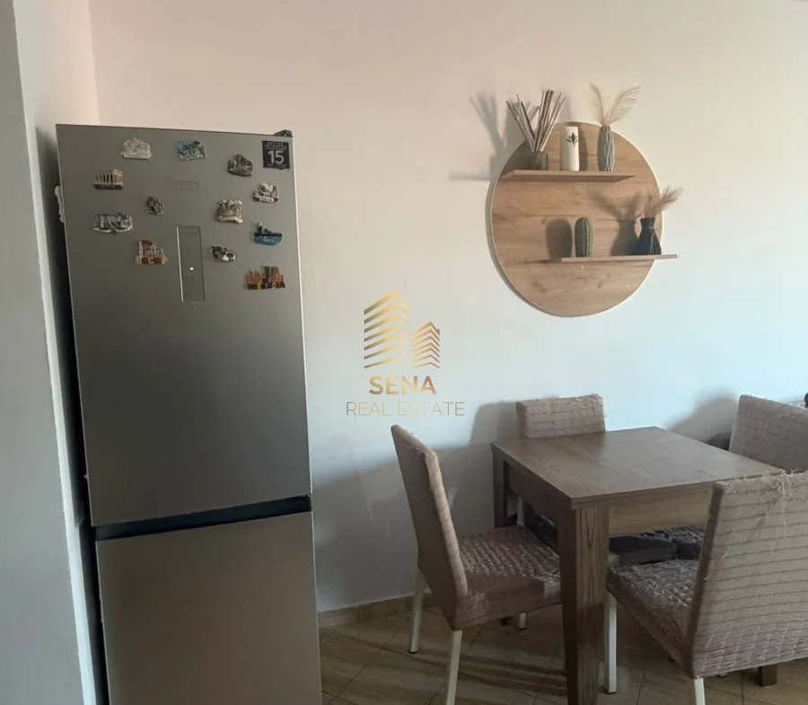Tirane, jepet me qera apartament 1+1+Ballkon Kati 3, 65 m² 550 € (Komuna e Parisit)