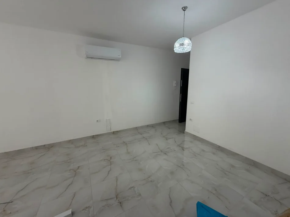 Tirane, jepet me qera apartament 2+1 Kati 3, (rruga dritan hoxha)